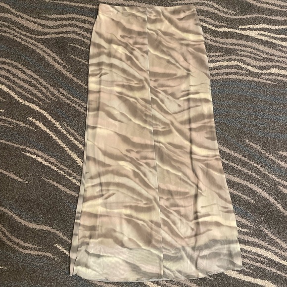 Printed Maxi Skirt - Picture 2 of 3